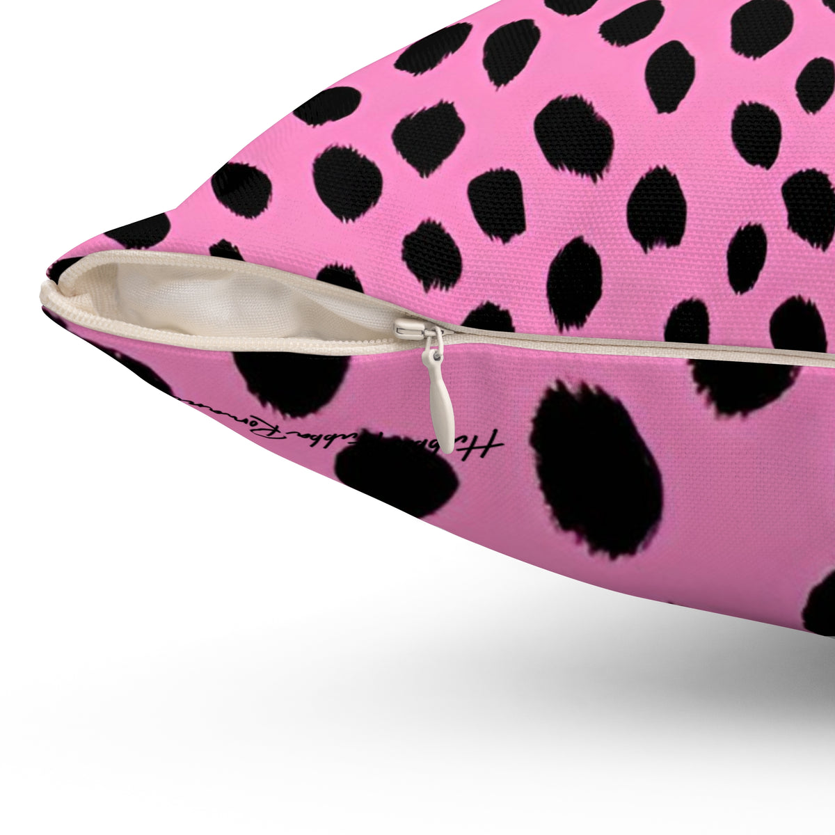 This image shows the pillow's hidden zipper and how the front and back sides complement each other.