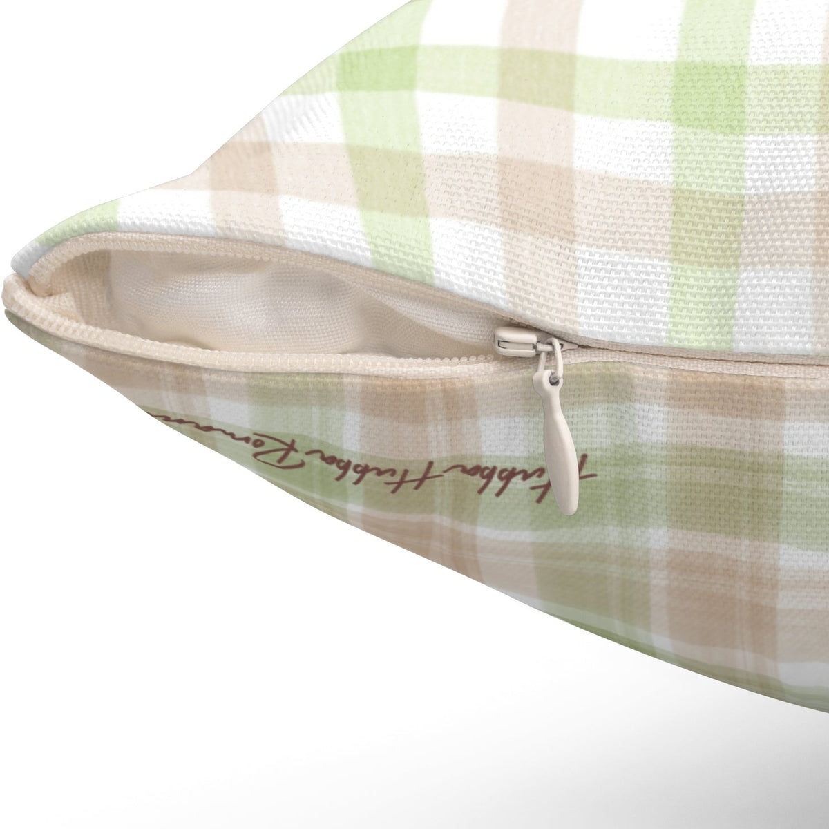 This shows the pillow’s invisible zipper detail as well as the manner in which the front and back sides complement the other side.