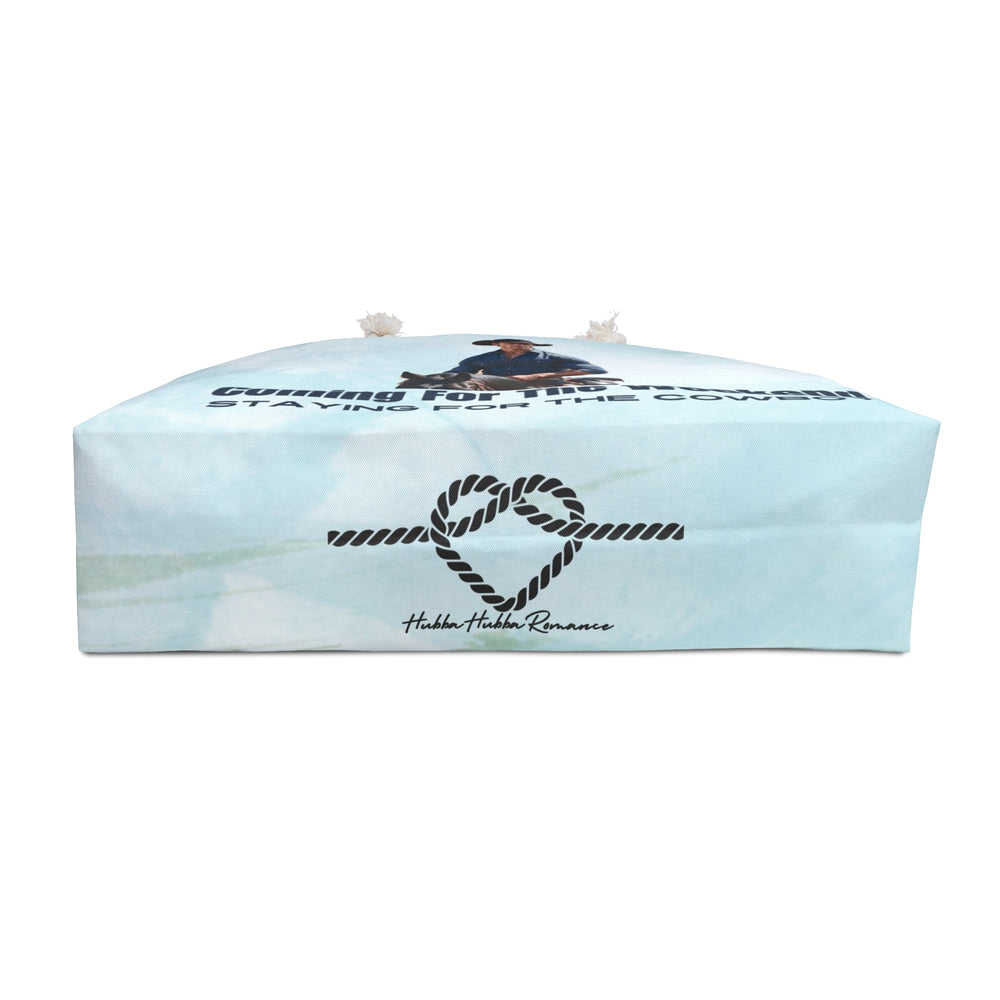 This is the bottom of the bag with a heart shape formed by rope.