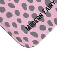 The corner of the mat is displayed to show the finished edges.

